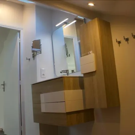 3 Min Sortie A480: Wifi Fibre - Lit Bebe - Balcon Apartamento *